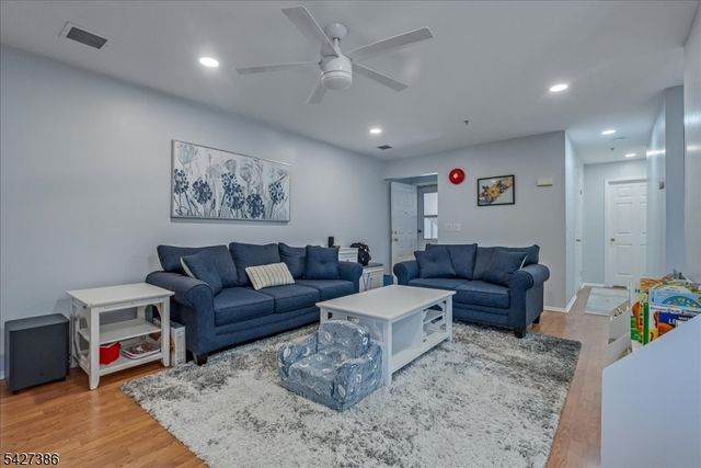 48 Buchanon Ct, West Orange Twp., NJ 07052