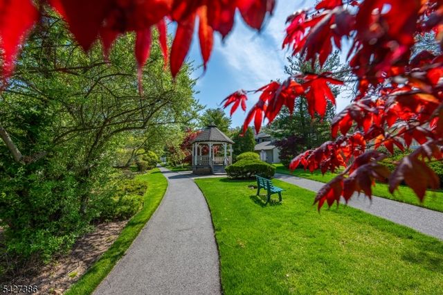 48 Buchanon Ct, West Orange Twp., NJ 07052