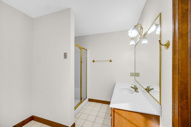 158 York Circle, Valparaiso, IN 46385