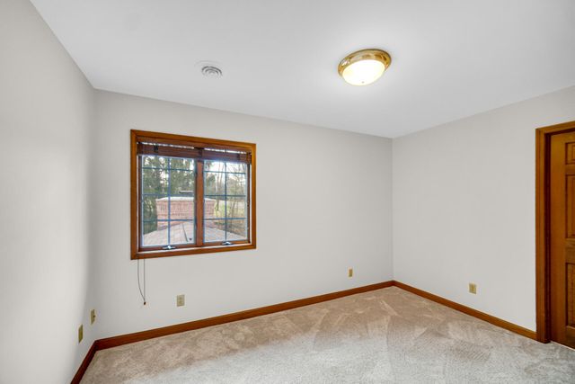 158 York Circle, Valparaiso, IN 46385