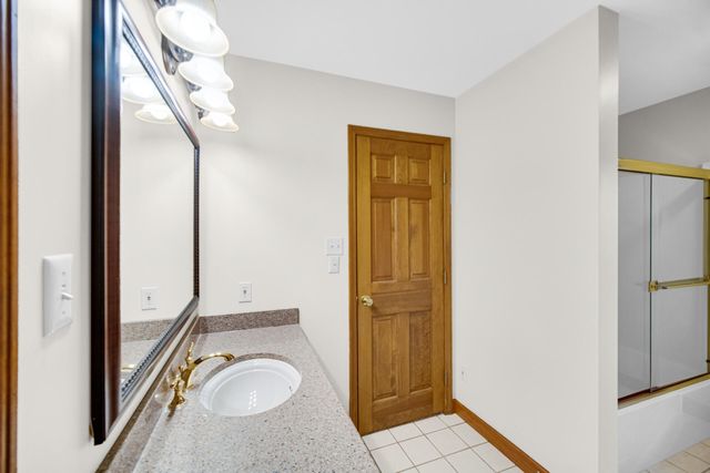 158 York Circle, Valparaiso, IN 46385