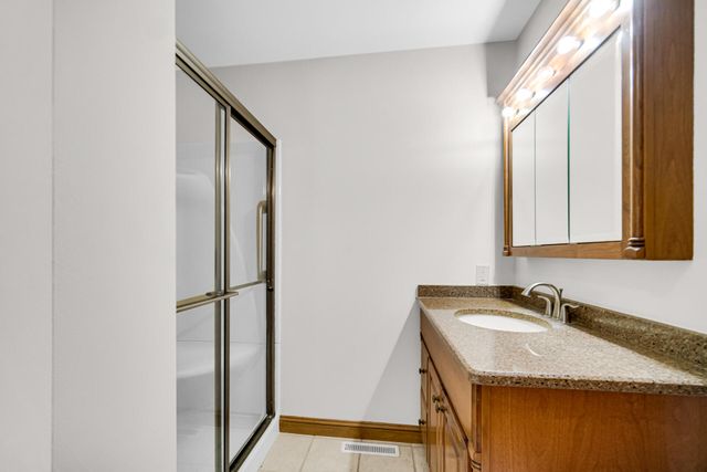 158 York Circle, Valparaiso, IN 46385