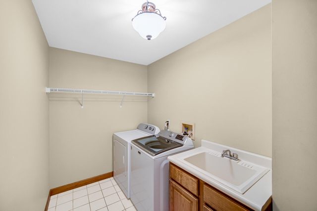 158 York Circle, Valparaiso, IN 46385