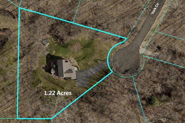 158 York Circle, Valparaiso, IN 46385