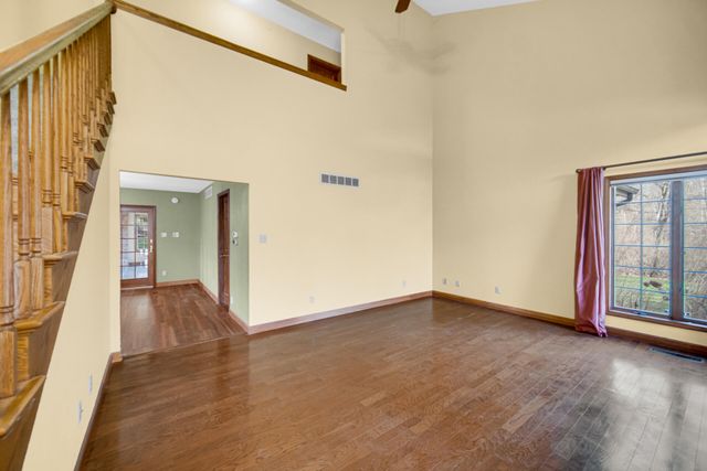 158 York Circle, Valparaiso, IN 46385