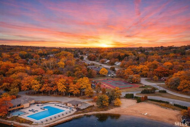 158 York Circle, Valparaiso, IN 46385