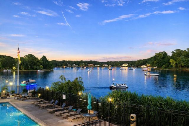 158 York Circle, Valparaiso, IN 46385