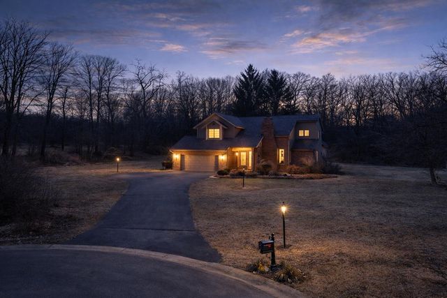 158 York Circle, Valparaiso, IN 46385