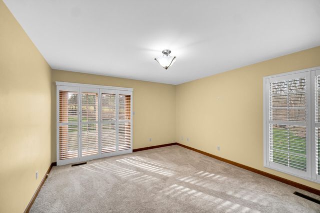 158 York Circle, Valparaiso, IN 46385