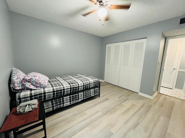 11 Golfs Edge E E, West Palm Beach, FL 33417