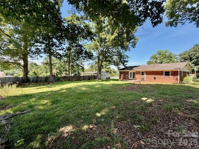 363 Don Mcginnis Road, Lincolnton, NC 28092