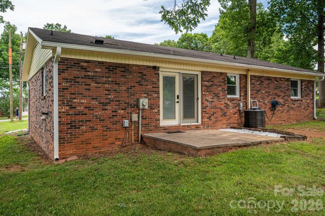 363 Don Mcginnis Road, Lincolnton, NC 28092