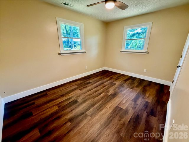 363 Don Mcginnis Road, Lincolnton, NC 28092