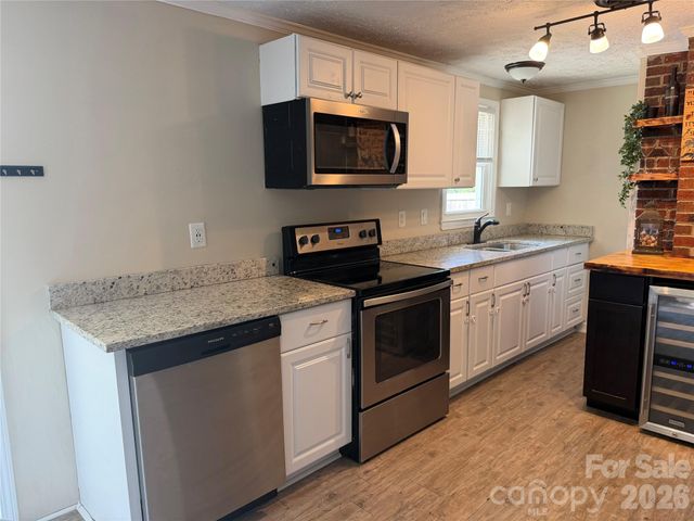 617 Oakwood Lane, Gastonia, NC 28056