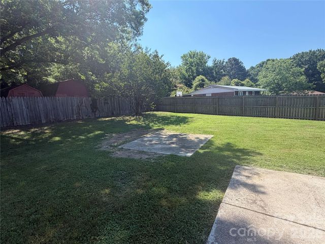 617 Oakwood Lane, Gastonia, NC 28056