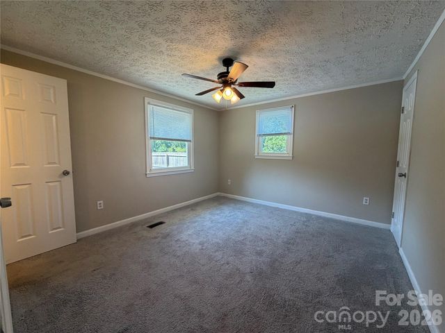 617 Oakwood Lane, Gastonia, NC 28056