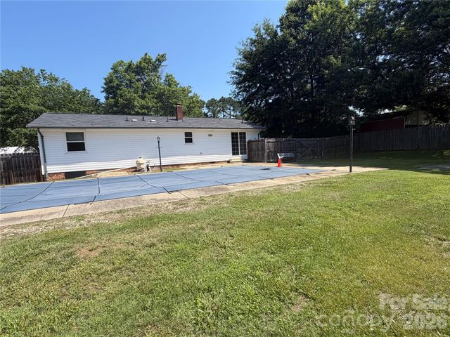 617 Oakwood Lane, Gastonia, NC 28056