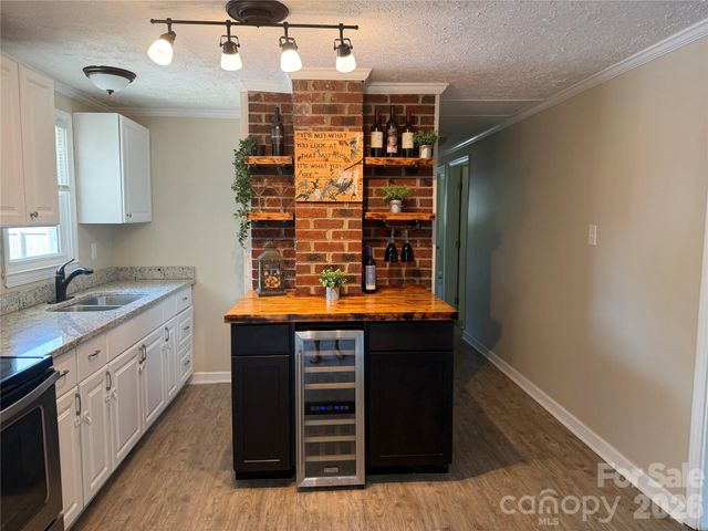 617 Oakwood Lane, Gastonia, NC 28056
