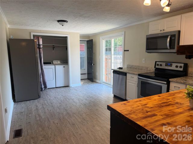 617 Oakwood Lane, Gastonia, NC 28056