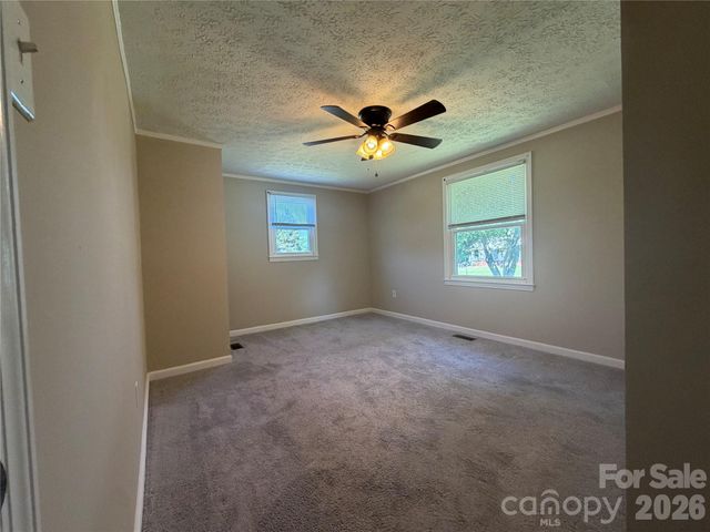 617 Oakwood Lane, Gastonia, NC 28056