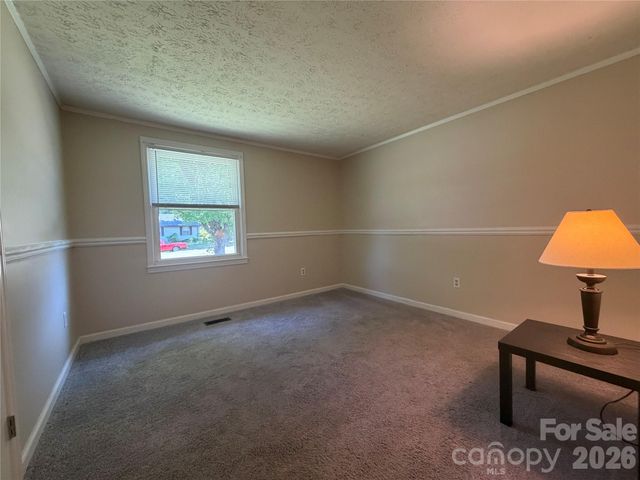 617 Oakwood Lane, Gastonia, NC 28056