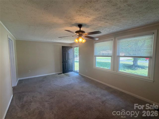 617 Oakwood Lane, Gastonia, NC 28056
