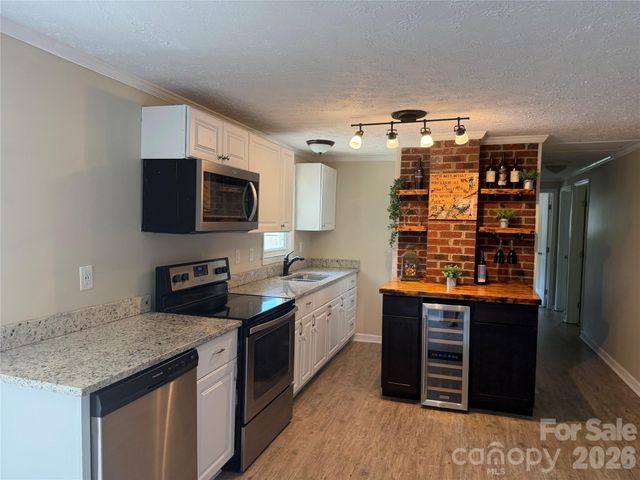 617 Oakwood Lane, Gastonia, NC 28056