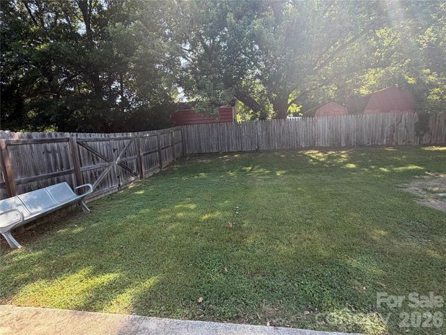 617 Oakwood Lane, Gastonia, NC 28056
