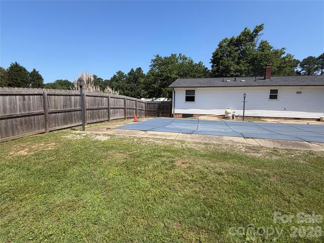 617 Oakwood Lane, Gastonia, NC 28056