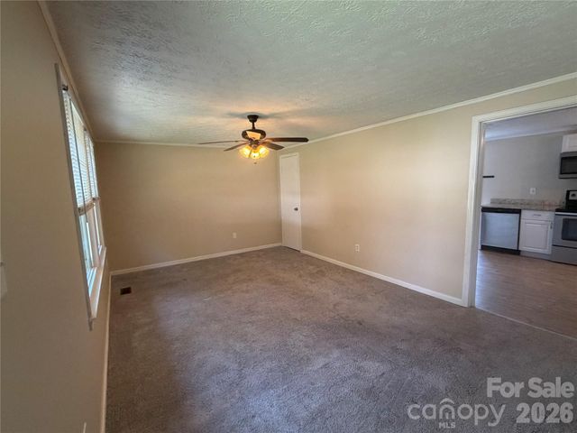 617 Oakwood Lane, Gastonia, NC 28056