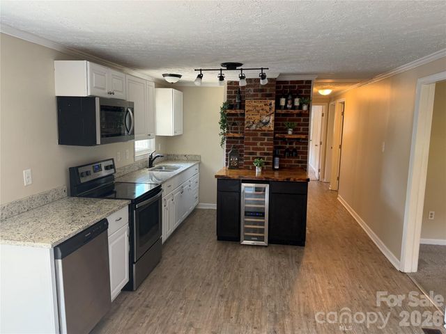 617 Oakwood Lane, Gastonia, NC 28056