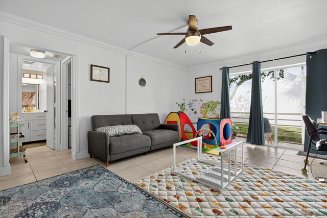 1428 SE 4th Avenue 102, Deerfield Beach, FL 33441