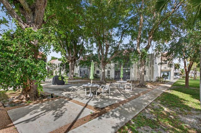 1428 SE 4th Avenue 102, Deerfield Beach, FL 33441