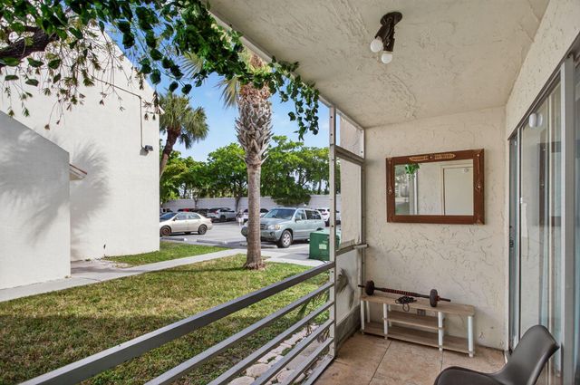 1428 SE 4th Avenue 102, Deerfield Beach, FL 33441