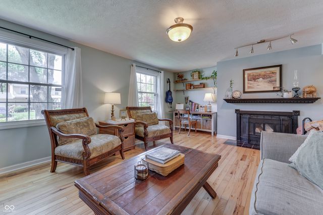 701 Meadowview Lane, Greenwood, IN 46142