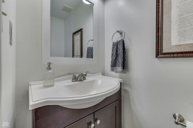 701 Meadowview Lane, Greenwood, IN 46142