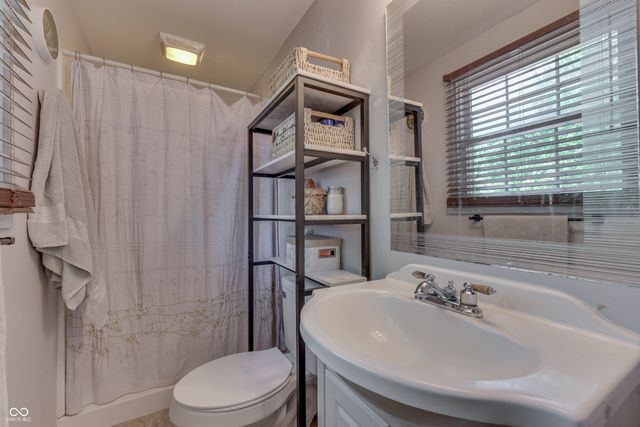 701 Meadowview Lane, Greenwood, IN 46142