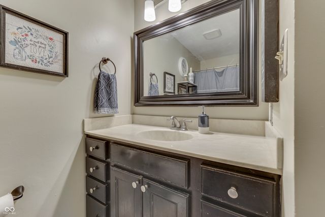 701 Meadowview Lane, Greenwood, IN 46142