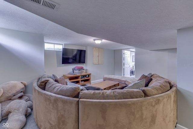 701 Meadowview Lane, Greenwood, IN 46142