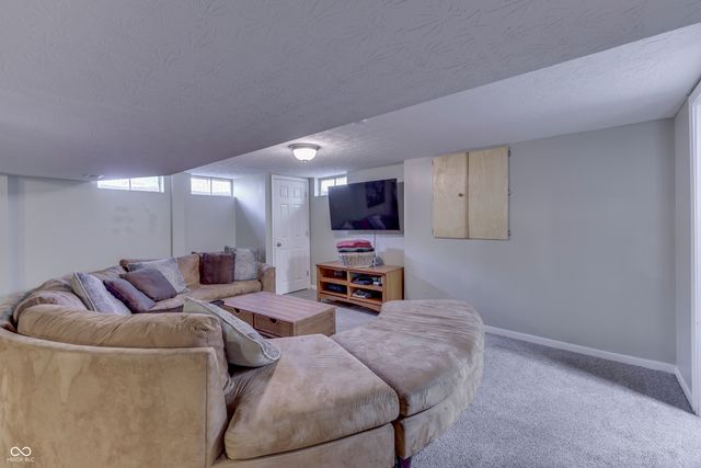 701 Meadowview Lane, Greenwood, IN 46142
