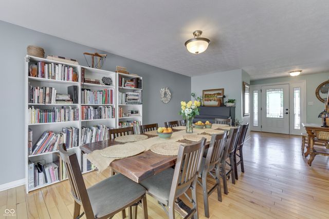 701 Meadowview Lane, Greenwood, IN 46142