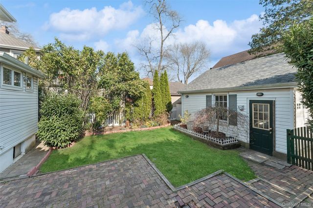 262 Floral Boulevard, Floral Park, NY 11001