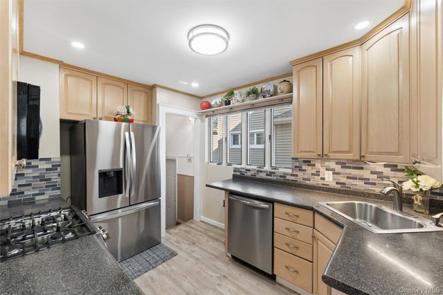 262 Floral Boulevard, Floral Park, NY 11001