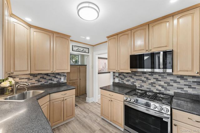 262 Floral Boulevard, Floral Park, NY 11001