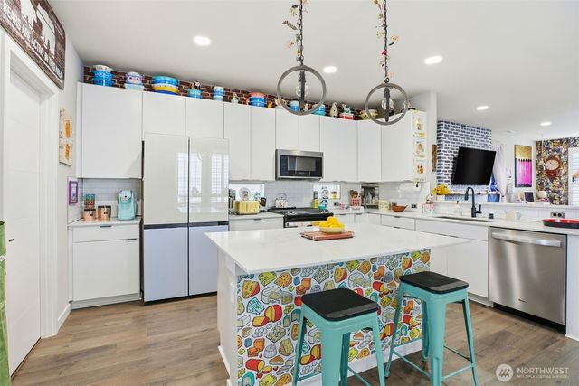 22505 70th Place W, Mountlake Terrace, WA 98043