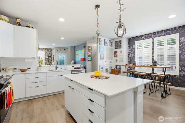 22505 70th Place W, Mountlake Terrace, WA 98043