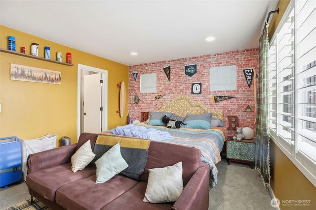 22505 70th Place W, Mountlake Terrace, WA 98043