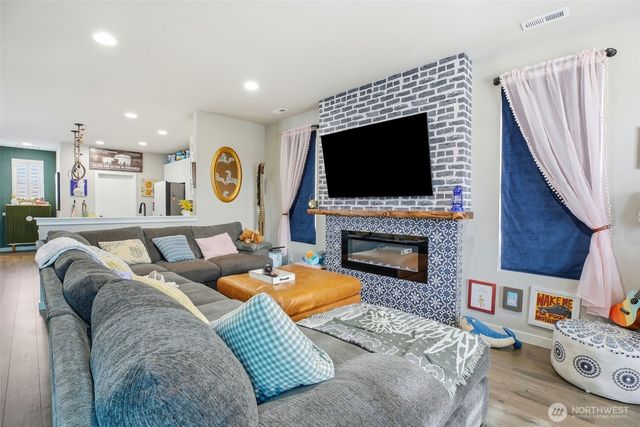 22505 70th Place W, Mountlake Terrace, WA 98043