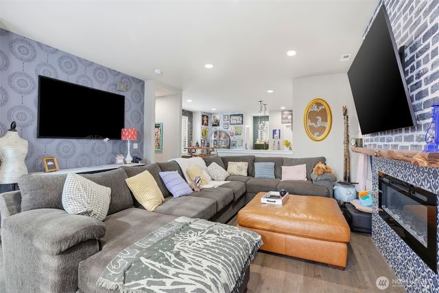 22505 70th Place W, Mountlake Terrace, WA 98043