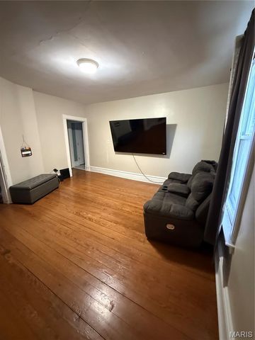 154 Adelle Avenue, Ferguson, MO 63135